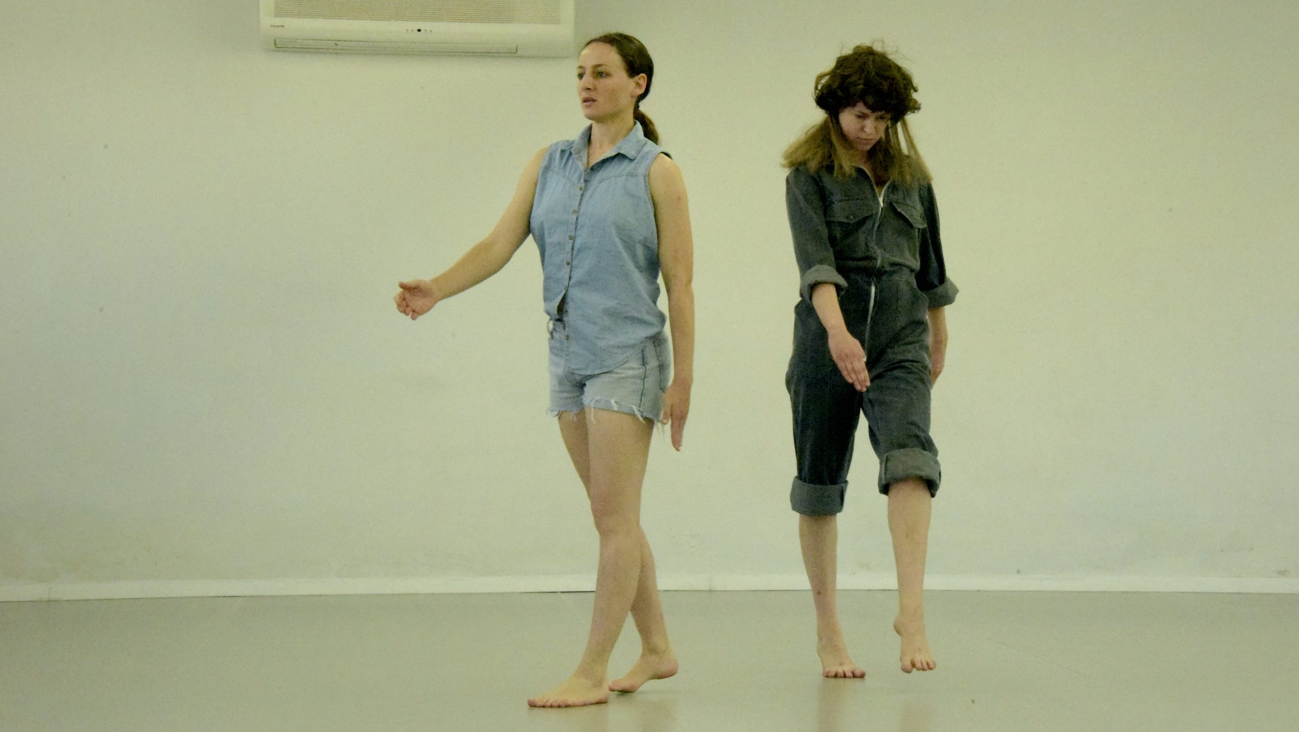 הולוגרמה של סימנים כחולים